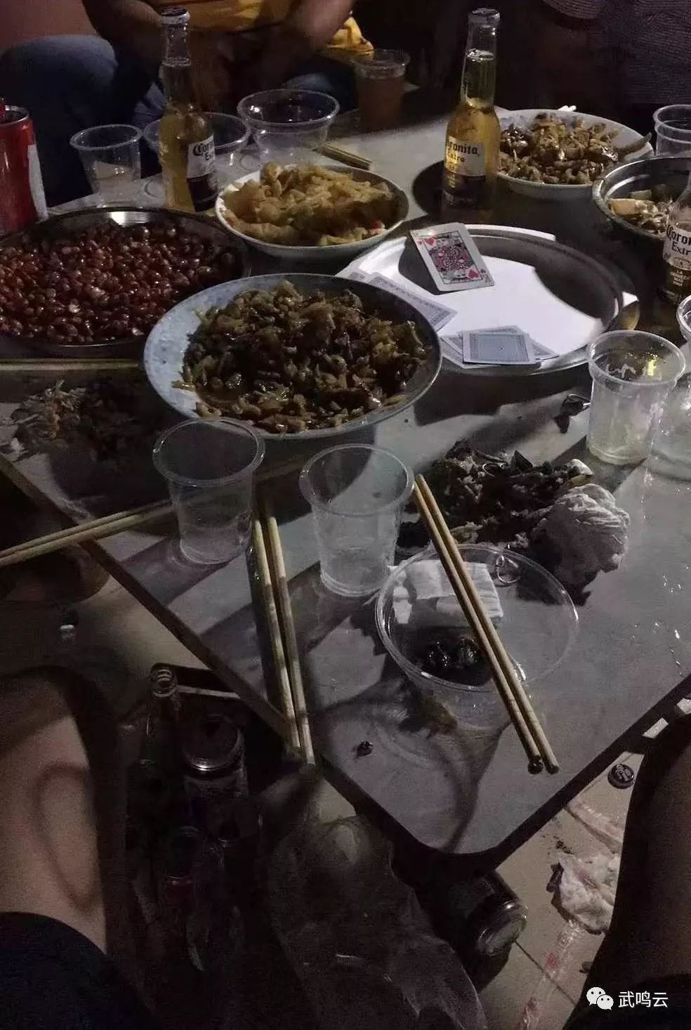 "水鱼"武鸣酒桌文化凭输赢喝酒但是喝酒适量就行水鱼也只是一种娱乐切