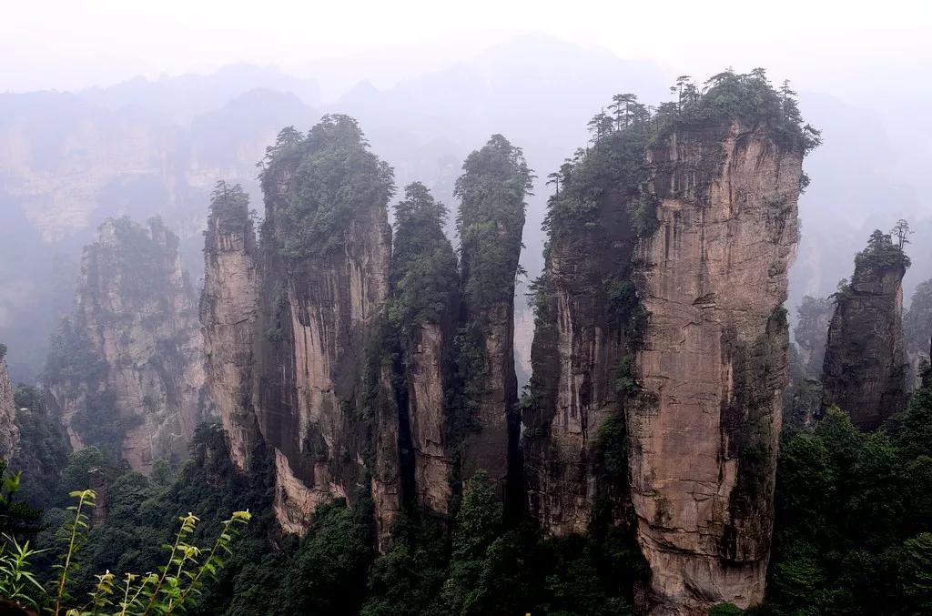 去张家界最大的凌空观景台看"山中山"_石峰