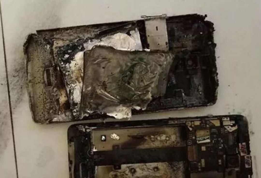 可怕澳女iphone充电器突然起火爆炸4人险丧命5分钟内民宅烧毁震撼图