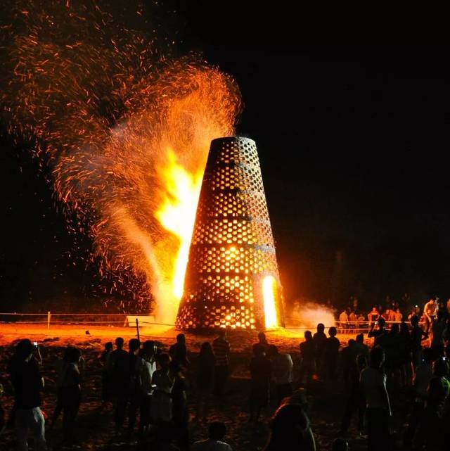 博士人才网携全体员工恭祝海内外学者,祝各位老师中秋佳节快乐!