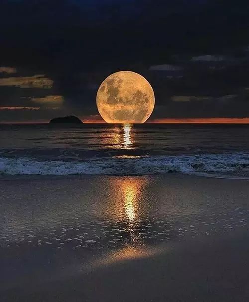 【大家一起晒月亮】世界上最美的月亮!