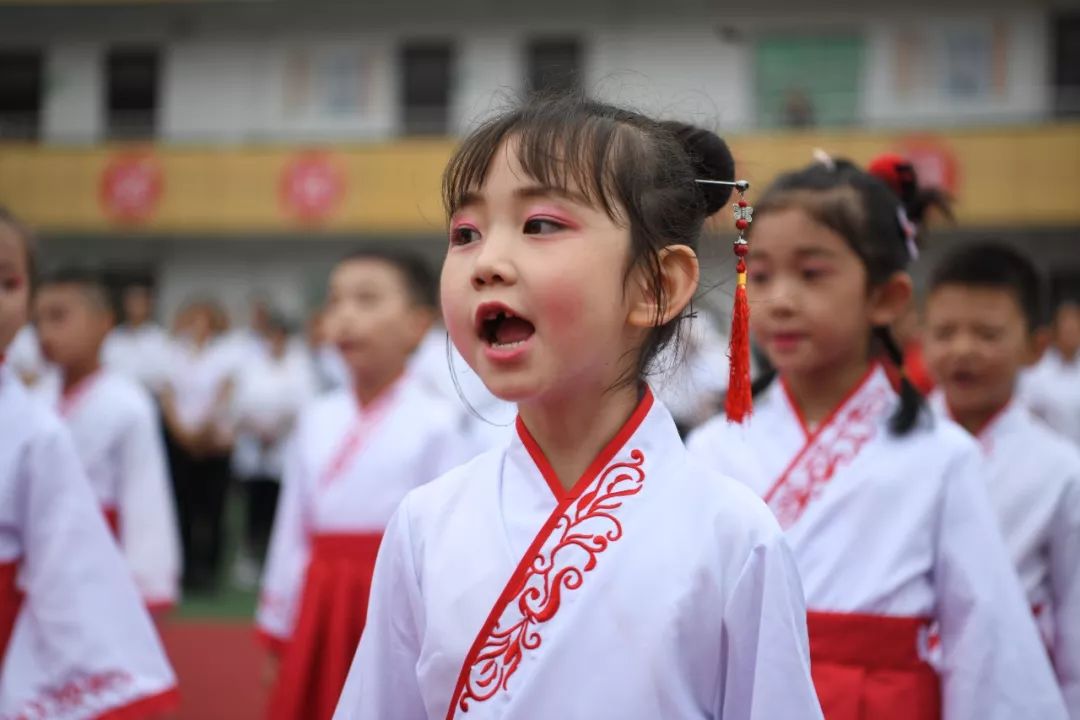 开笔启智 礼润人生|| 旬邑县逸夫小学举办一年级新生"