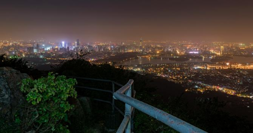 原创中秋之夜在南京紫金山之巅–––头陀岭观星赏月