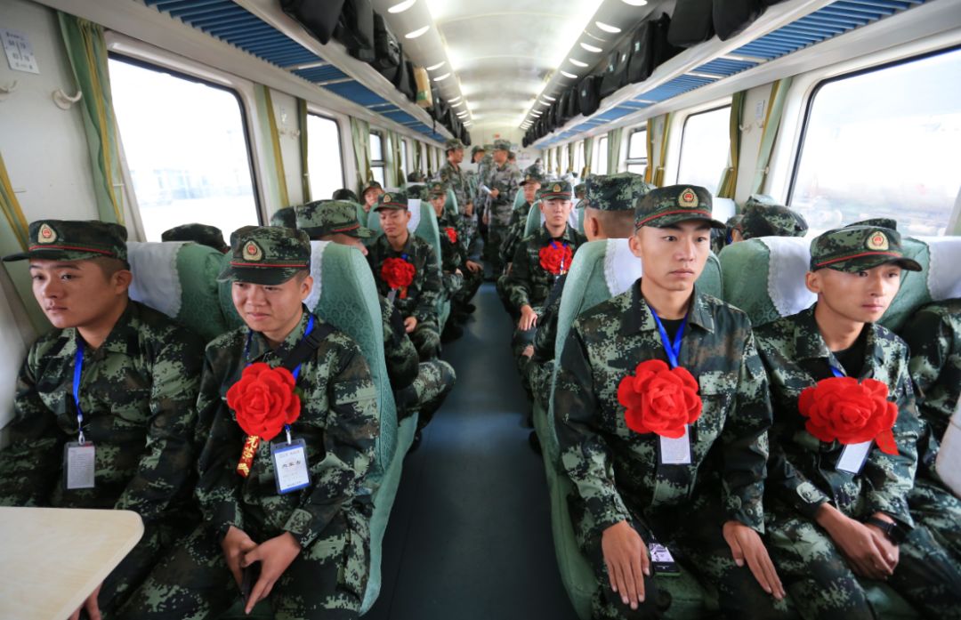 陆军等部队,新兵入伍欢送仪式也标志着锡林浩特市圆满完成了2019年第