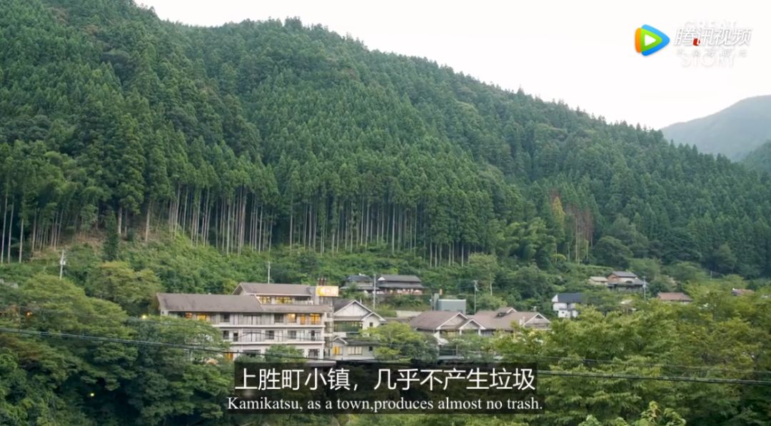 并坚持了16个年头上胜町的村民就提出了"零垃圾宣言"早在2003年的时候