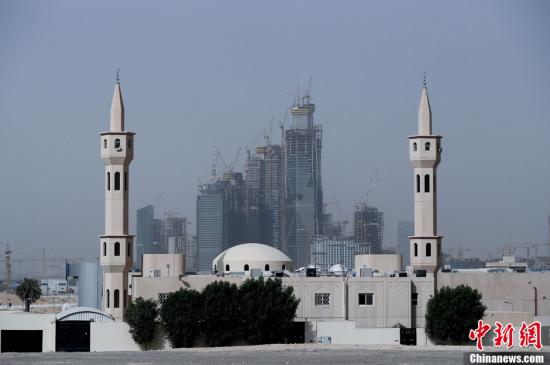 沙特石油设施遇袭：中东局势紧张或影响全球石油市场