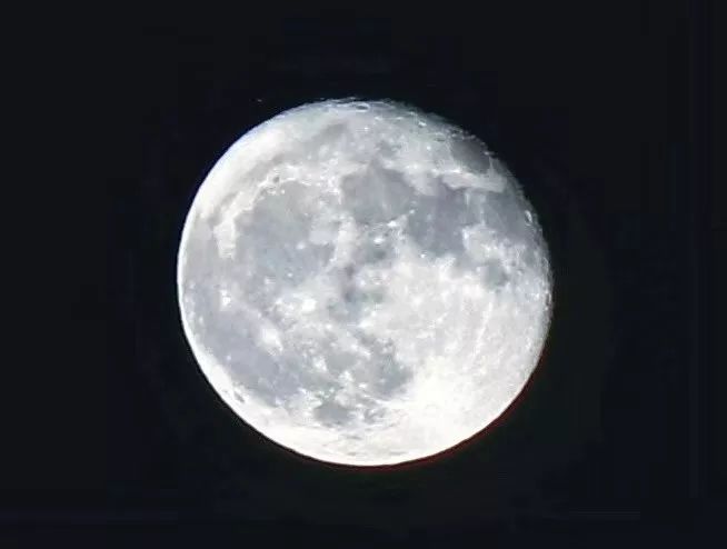 晚上的月亮怎么发朋友圈 2f28b585634a4dd7b3ec21676a942a08.jpeg
