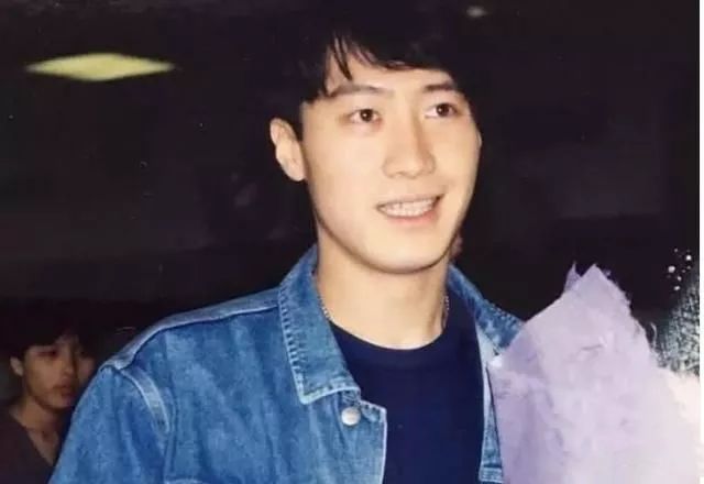 黎明:"碌碌无为"的他,是怎么被评上四大天王的