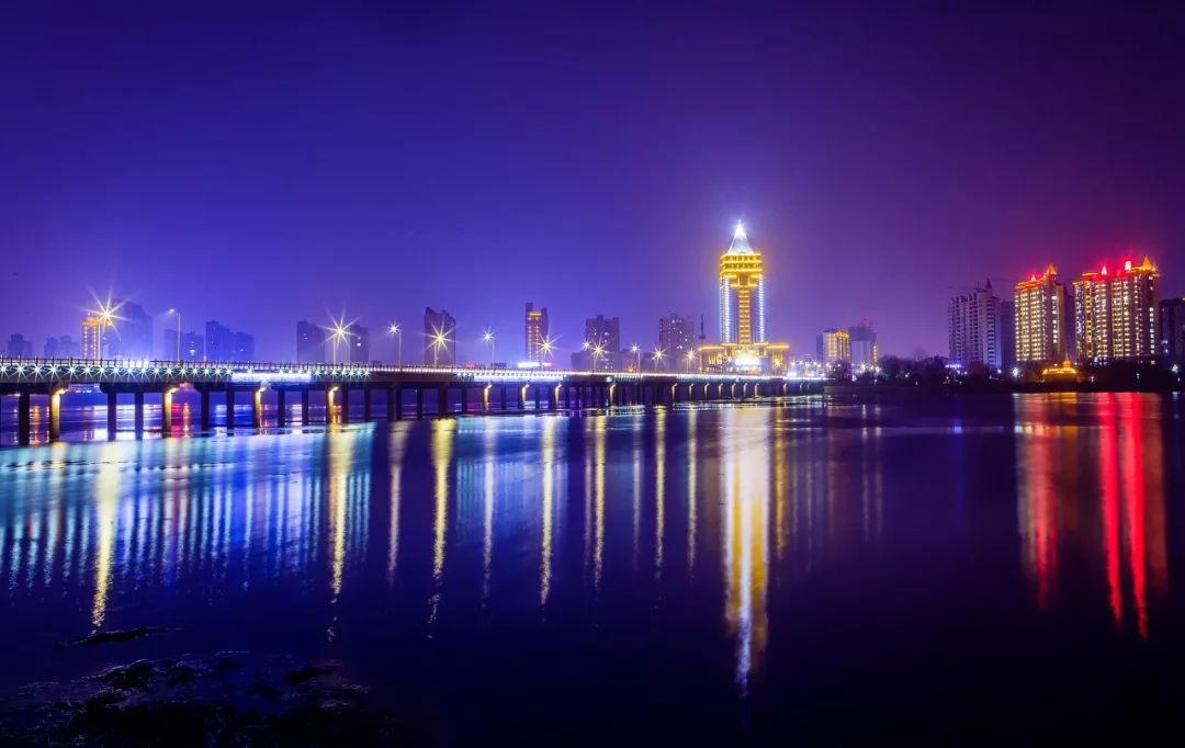 今日推荐沂水县邻水生态小城的梦幻夜景