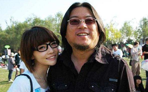 郭碧婷闺蜜算计向佐钱!还用眼神撩向佐!难怪高