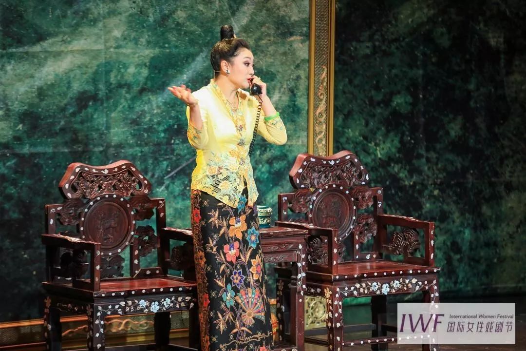 许愿骨带你走进舞台剧娘惹艾美丽