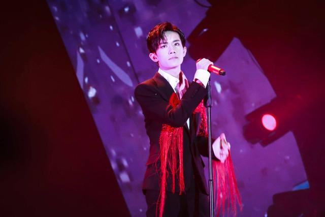 易烊千玺唱功对比 8dda10e680be4ebd877d6c63b80b85e2.jpeg