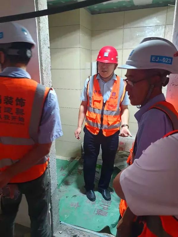 董事长杜建波到第六项目部检查指导工作