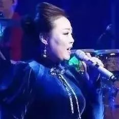 琪琪格玛现场版《那草原》用天籁歌声,呼唤曾