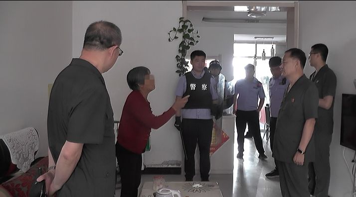赤峰一男子开车撞伤7人,名下多套房产拒不赔付,法官怒