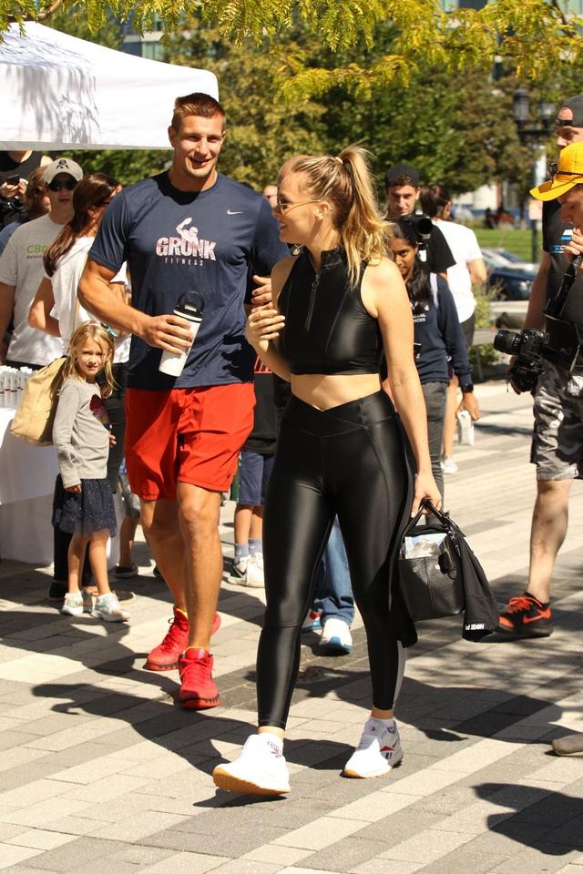 卡米尔·科斯特克(camille kostek)应该很开心吧.返回搜狐,查看更多