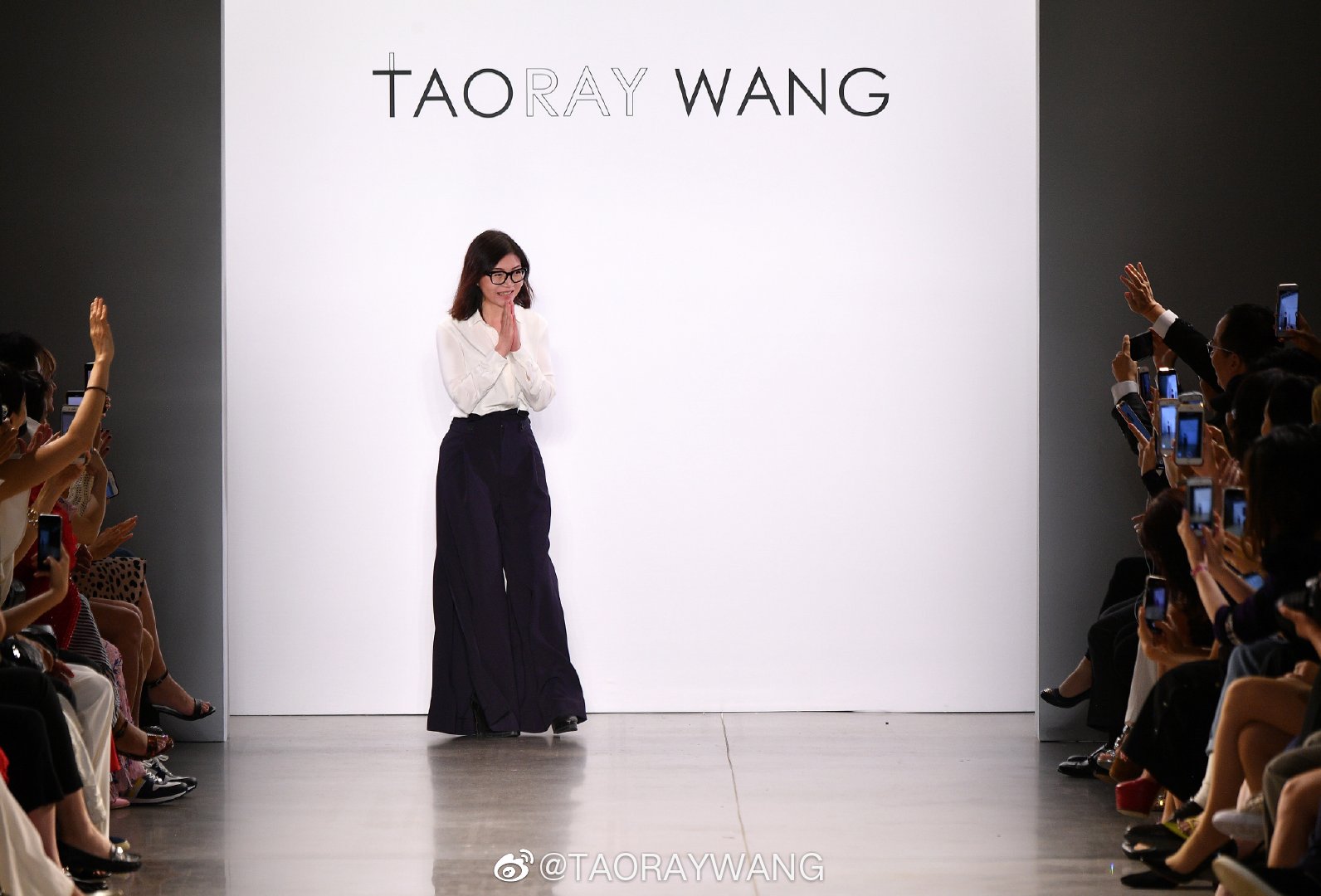 纽约时装周1 3的品牌来自中国 20年前就在海外办秀的设计师前辈怎么看