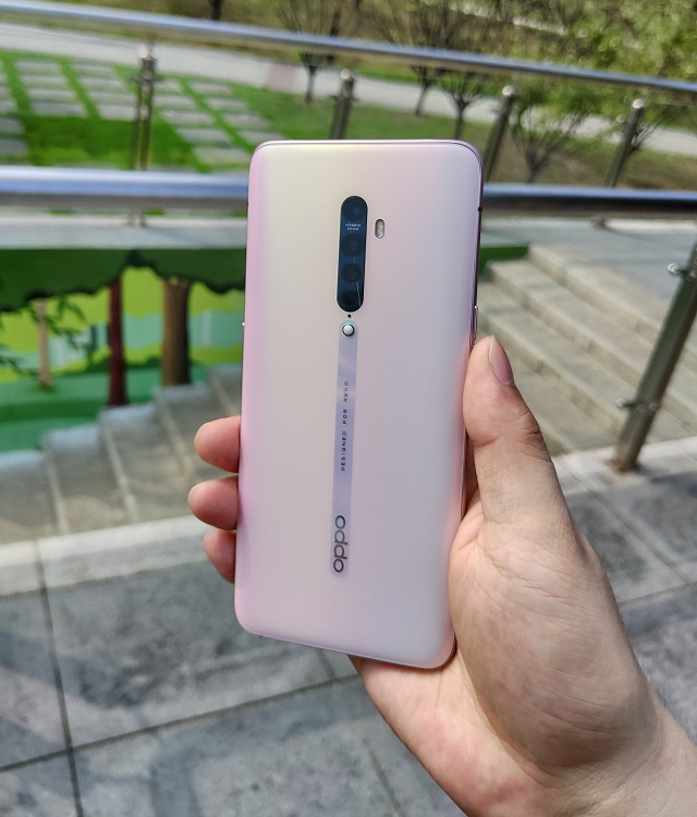 薄雾粉版oppo reno 2开箱上手:4800万像素五倍变焦四摄