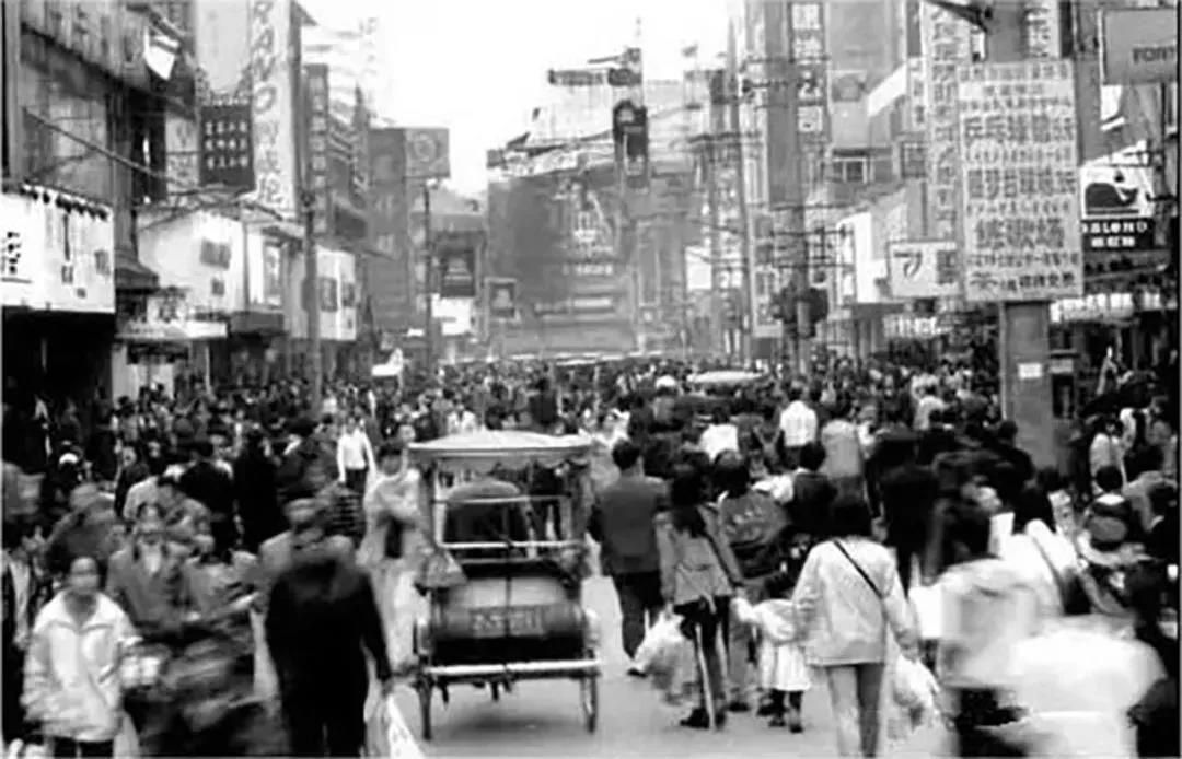 90年代的春熙路 图/@网络