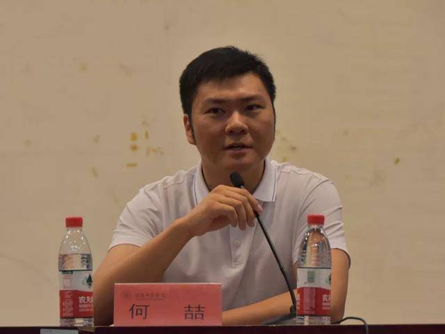 培训中,团市委副书记何喆对全体志愿者提出了具体工作要求,央视秋晚
