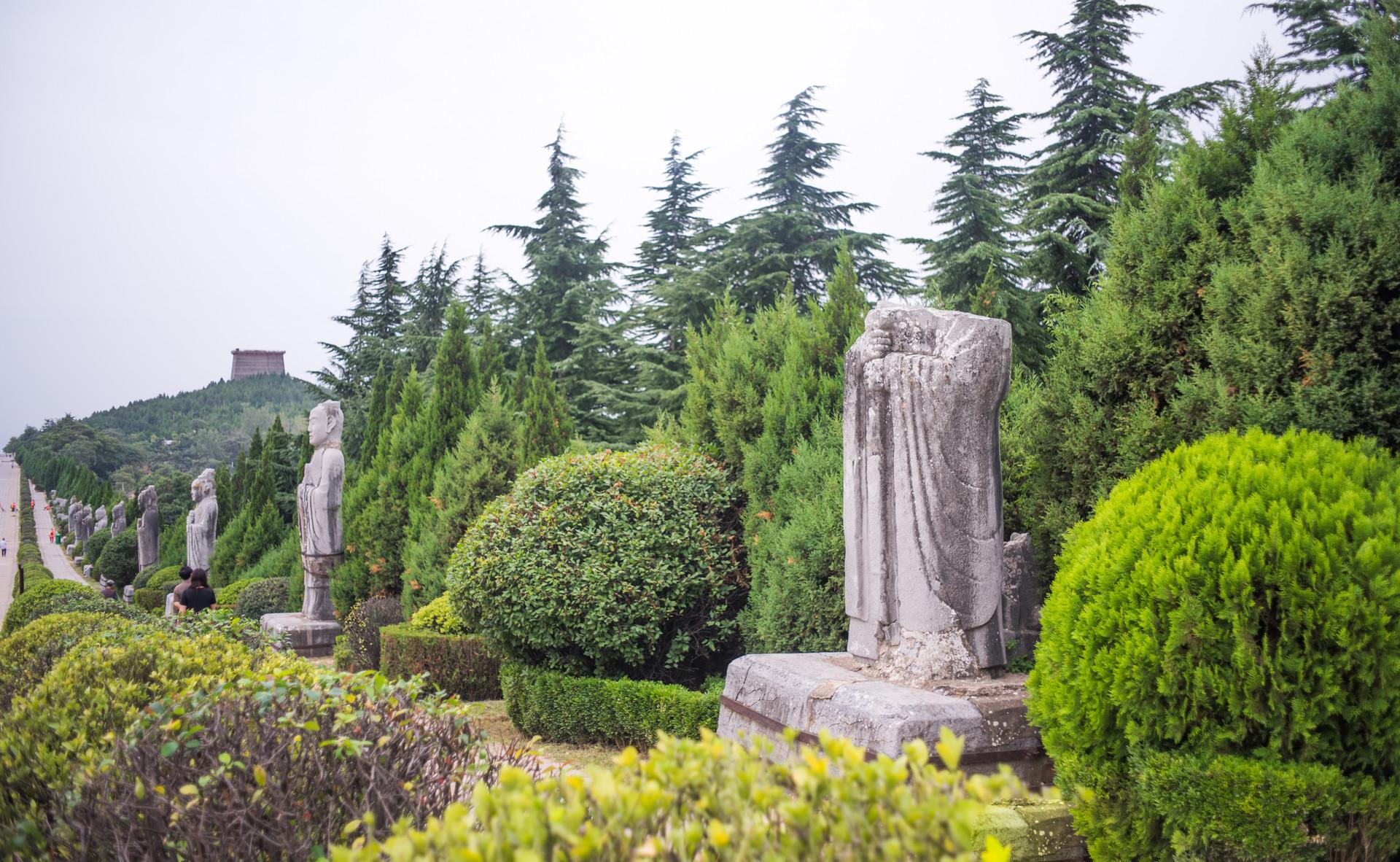 武则天的陵墓在陕西咸阳，仿照长安城而建，有望成为世界遗产