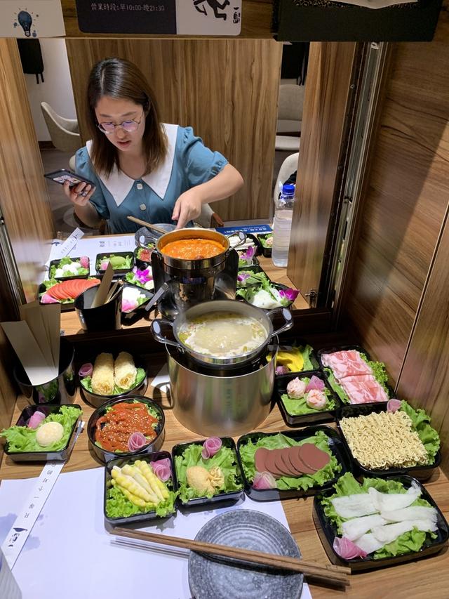 风靡网络一个人吃火锅的店长春也有了还可能脱单找到对象哦