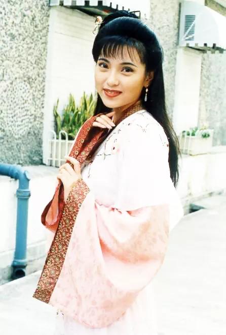 傅明宪她是神雕侠侣中美艳绝伦的郭芙标准的古典美人啊