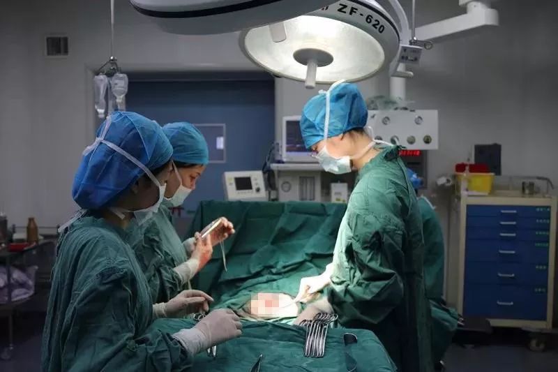 诸暨这个女医生,你认识吗?全城在传她的名字
