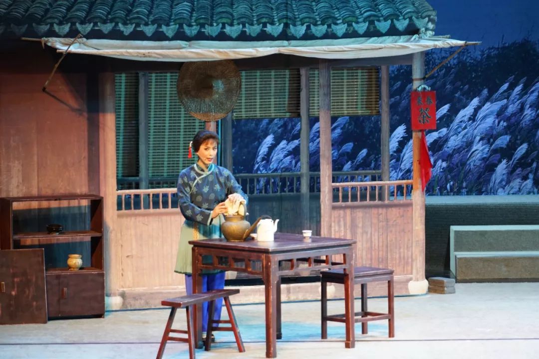 经典永远回响在人们内心深处 锡剧《沙家浜》唱响苏州