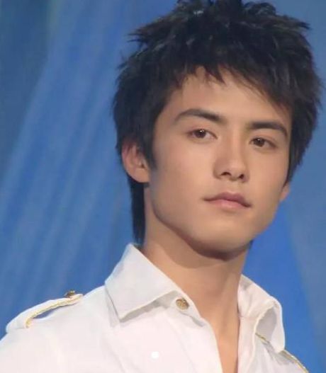 两个人看图猜成语