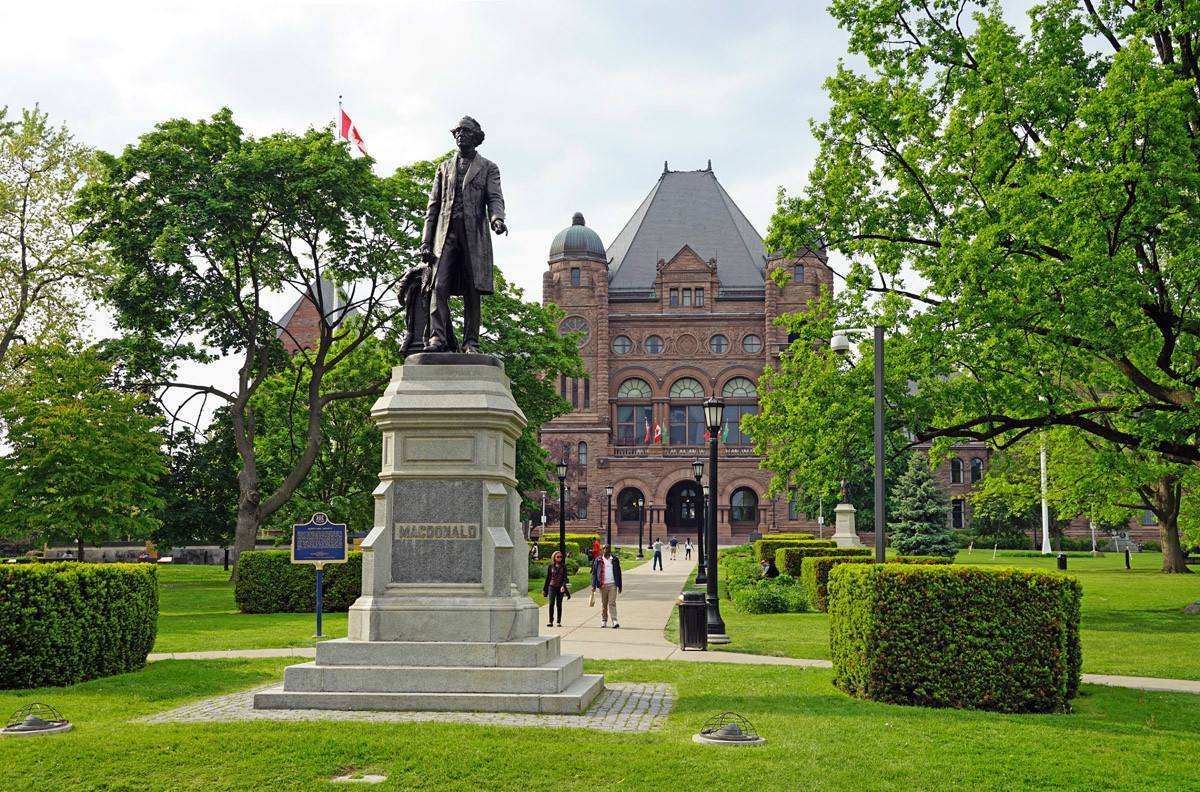 加拿大名校排名_加拿大国旗