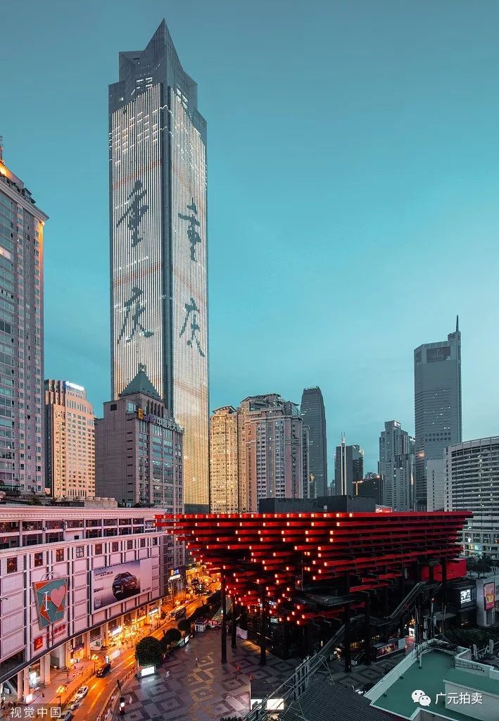 各大城市"上天入地"的地标建筑 见证中国速度
