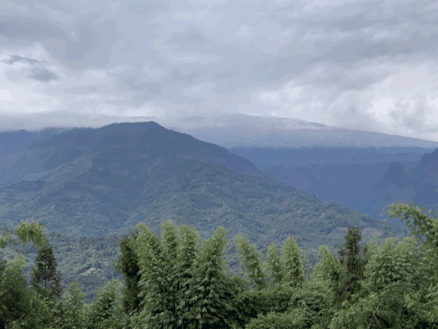 和雅女湖等世界级奇观异景峨眉金顶,贡嘎雪山瓦屋山国家森林公园