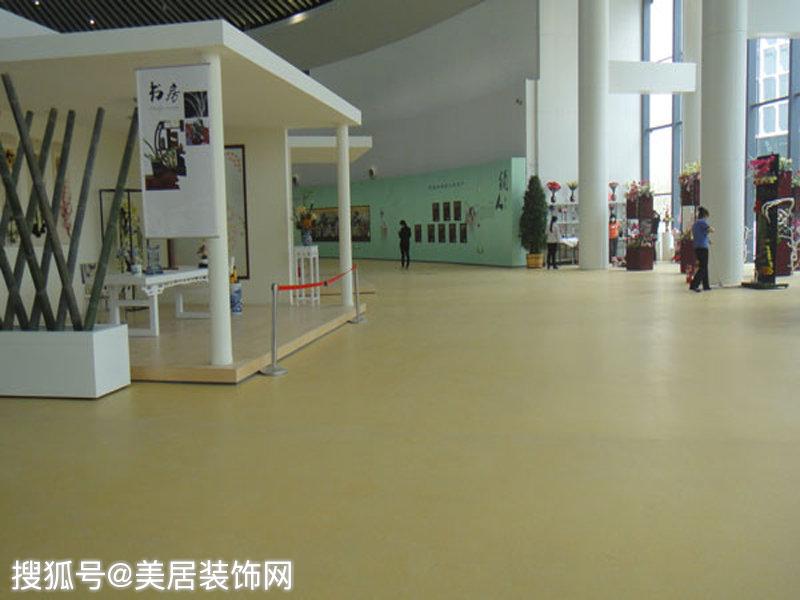 可以直接铺装在瓷砖地面上的pvc地板