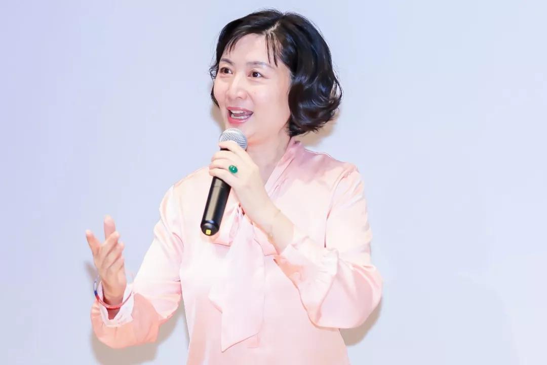 国家一级演员王润菁演唱《杜鹃山》《咏梅》海外学人还以家庭为单位