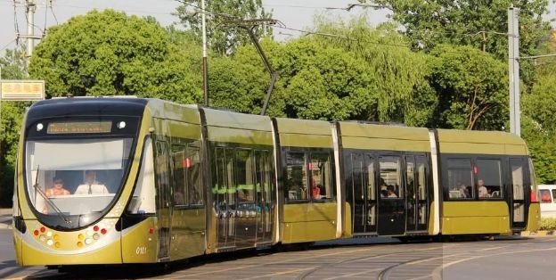 比较大的电车 ad3b604d64ce40a487b30e7970f7081e.jpeg