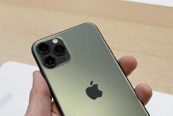 iphone11pro max拍夜景亮如白昼,说好的黑才是真实呢?