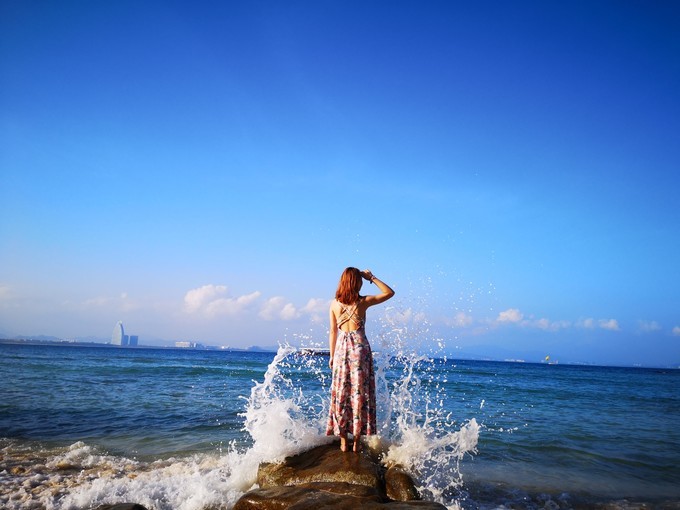 海水婚纱照_海水中的婚纱照图片(3)