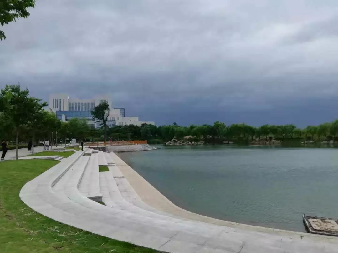 各位乘客请注意下一站临沂大学美景