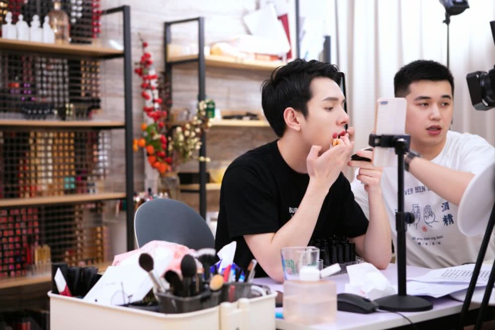 怎么成为网红助理 e1c8171cc28443f489c8564e480e9eb6.jpeg