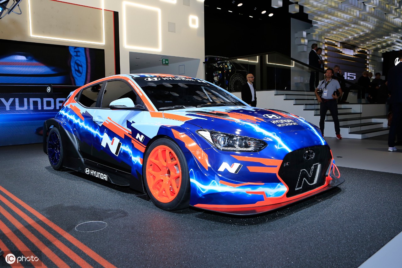 法兰克福车展:现代电动赛车veloster n etcr