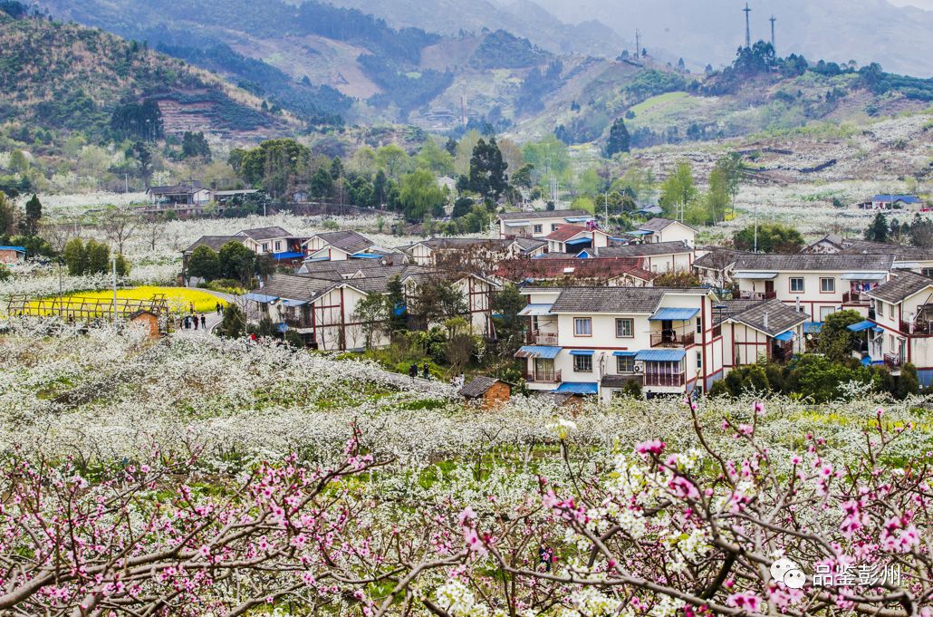 葛仙山镇位于彭州北部,是龙门山国家级地质公园的腹心地带,具有良好