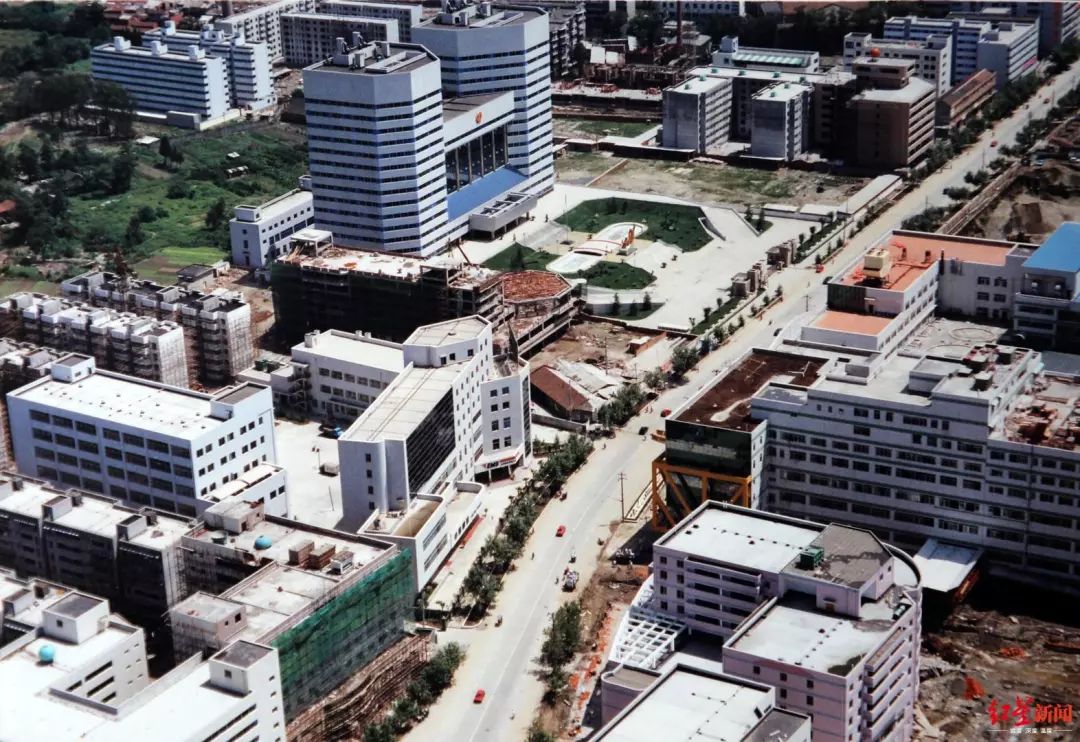 大量航拍老照片首次公开!70年巨变,成都这些地方你认得出几个?-搜狐大视野-搜狐新闻