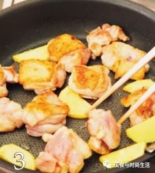 土豆烧鸡肉怎么炒好吃又嫩 0df44ae1a4684183b8578fd5a5862c1c.jpeg