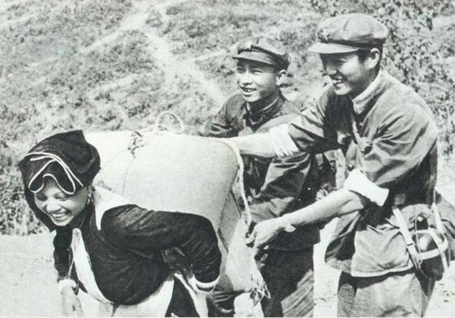 解密中越战争: 解放军攻占老街时越南老太太捅死我军两个战士 解密中越战争: 解放军攻占老街时越南老太太捅死我军两个战士