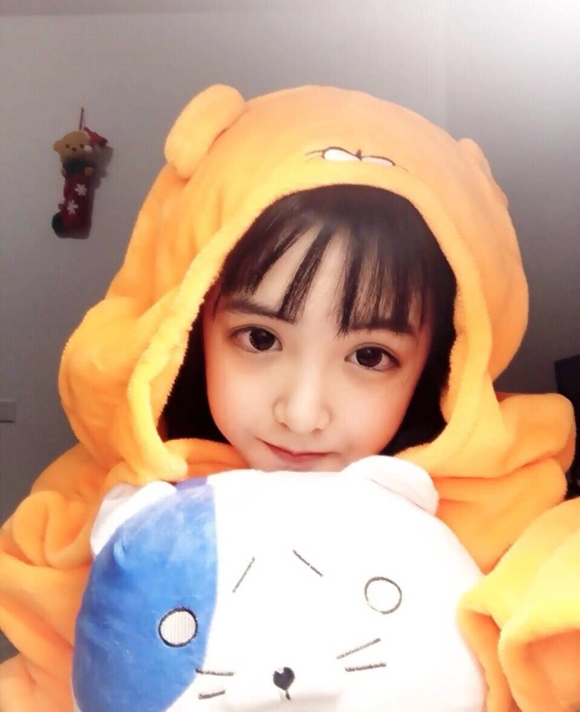 婴儿怎么坐在爸爸腿上 366c8181760146e29909b3b11aa20153.jpeg