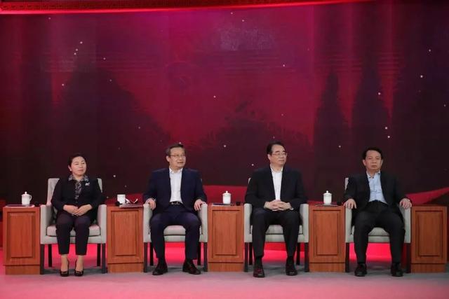 庆祝新中国成立70周年 宣介70年统战发展新成就,这场高规格论坛很有料图片 27380 640x427
