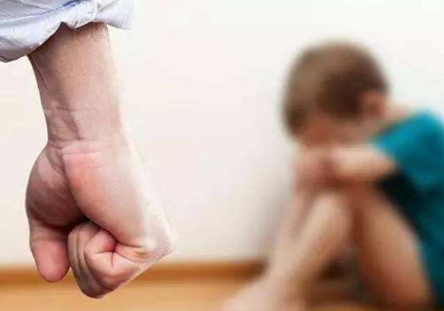 孩子不听话家长打骂是错的?""温和体罚"可能更有效,家长试试
