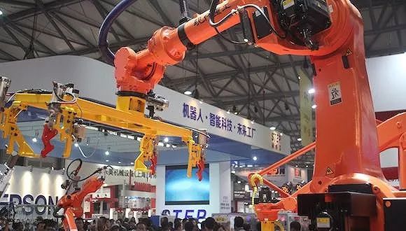 一大波机器人正在“四叶草”集结|中国工博会