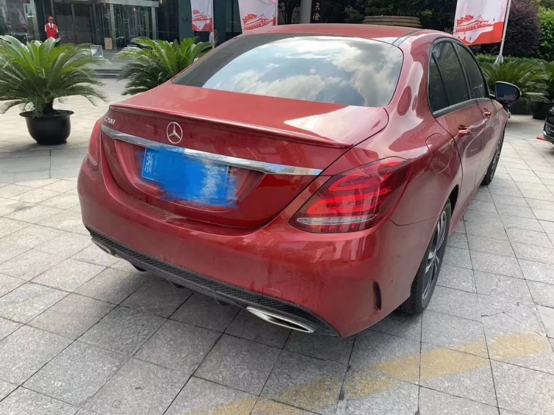 2018年奔驰c200.极品车况美女一手车!
